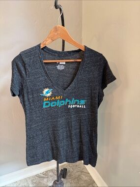 NFL Women's Miami Dolphins Team Apparel Heather Gray V-Neck Tee. Size Large.